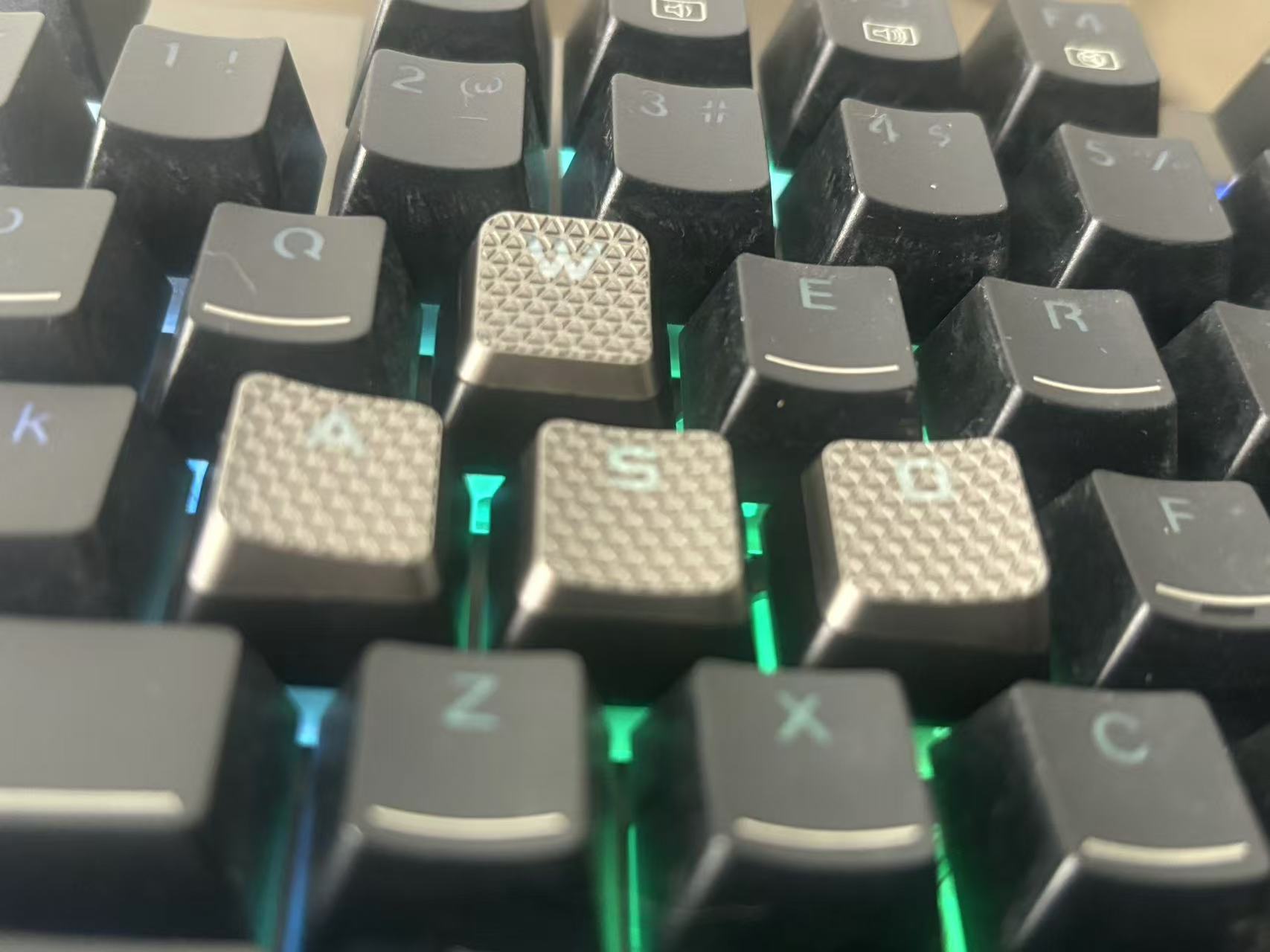 Corsair k63, k65, k68, k70, k9 - Gaming Keyboard Corsair のレビューと価格